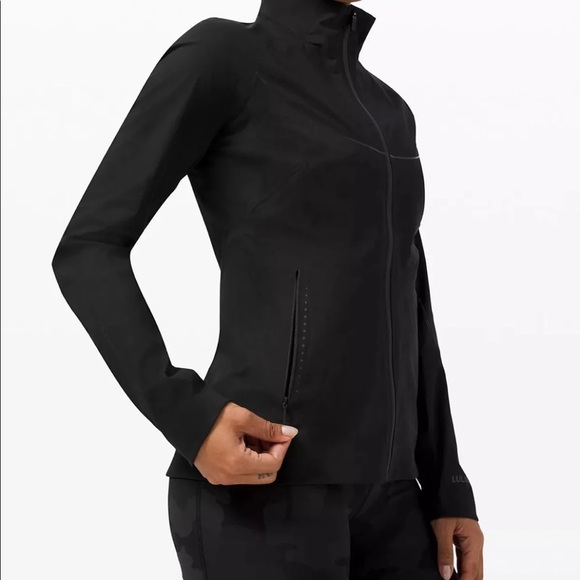 NWT Lululemon Fast and Free Windbreaker 8 - Picture 4 of 8